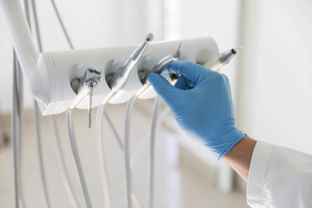 Professional Tooth Extraction technician working in Hale Center, TX